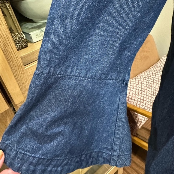 Draper James Blue Denim Ruffle Blouse size 6 - Picture 2 of 4